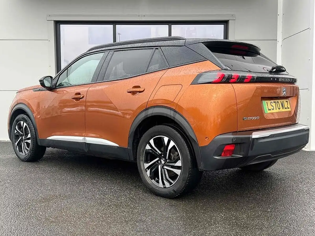 2021-peugeot-2008-suv-e-gt-big-19