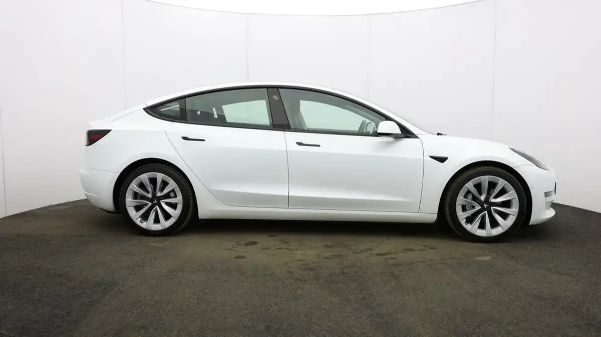 2021-tesla-model-3-e-long-range-4x4-big-7