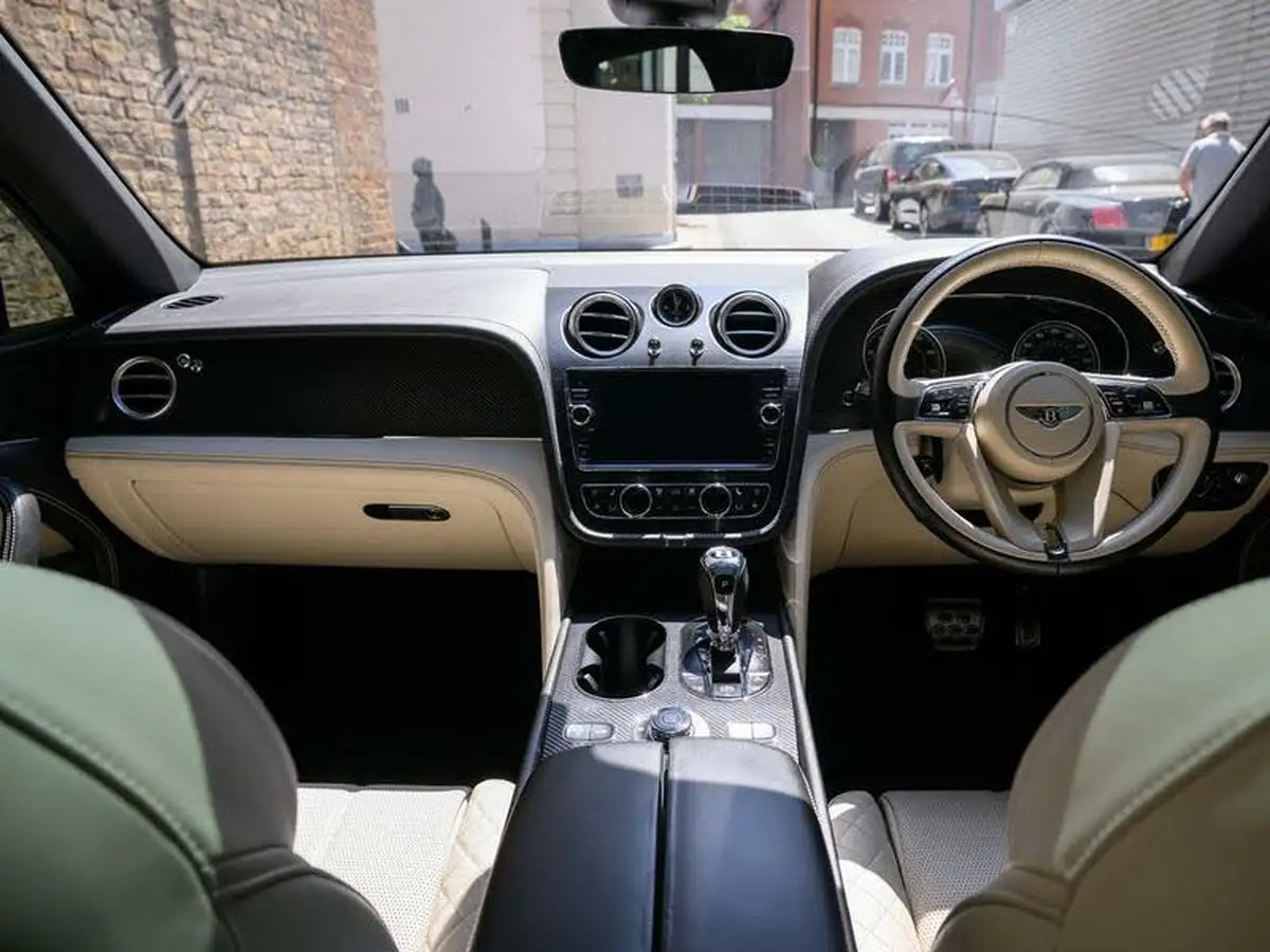 2016-bentley-bentayga-60-w12-big-15