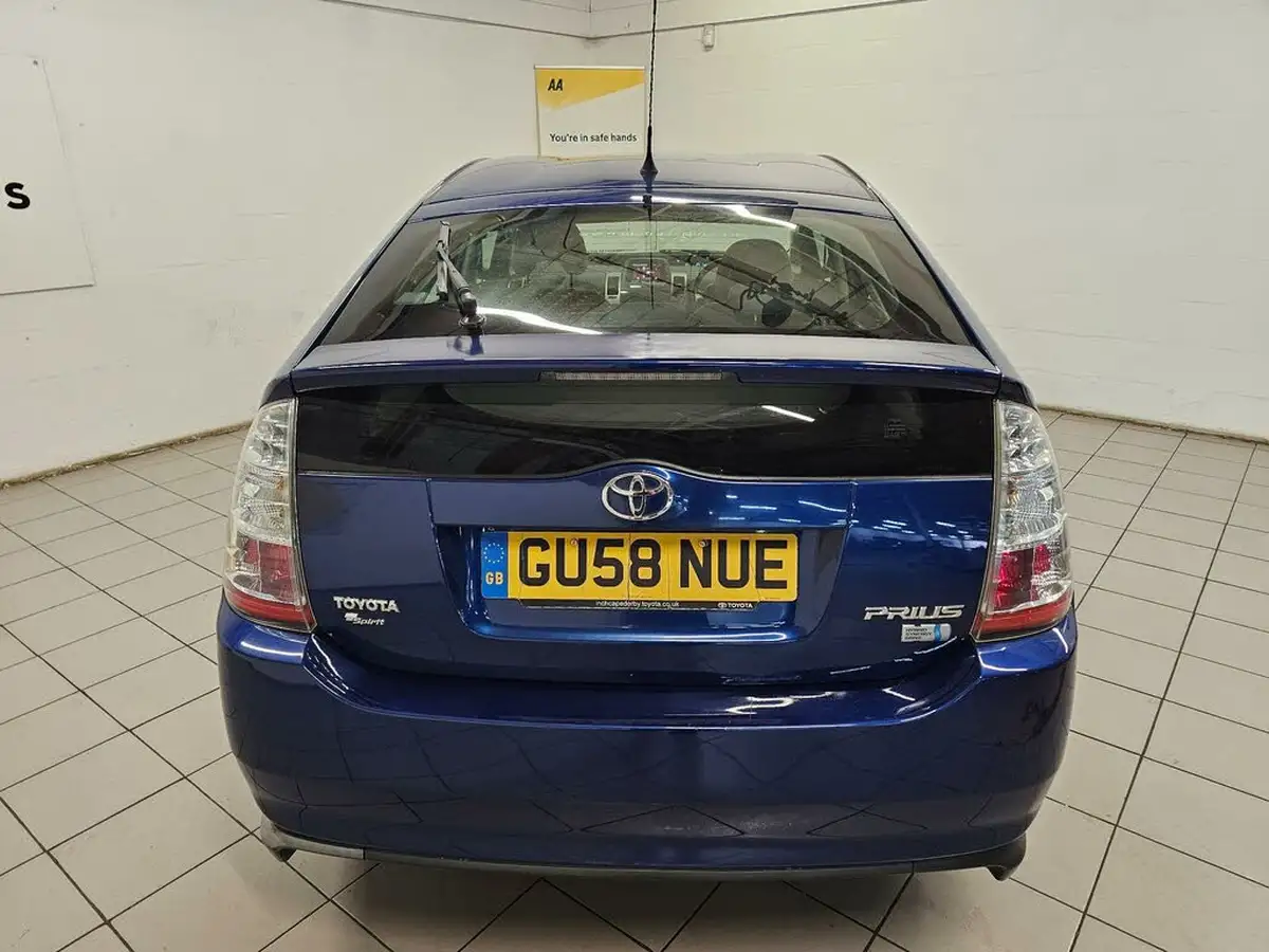 2008-toyota-prius-15-vvt-i-t-spirit-big-9