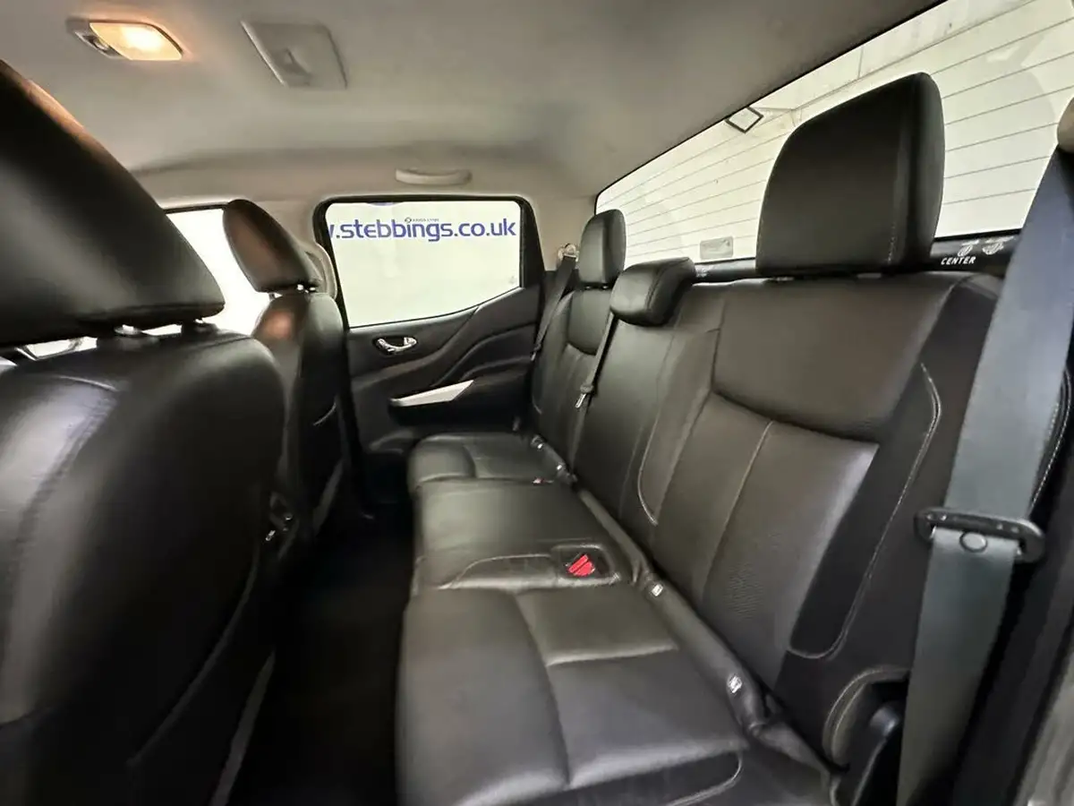 2019-nissan-navara-23dci-tt-tekna-8-navileather-auto-big-21