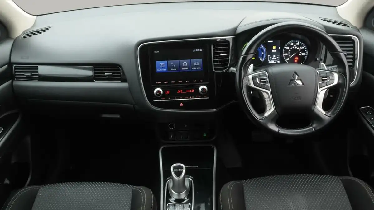 2020-mitsubishi-outlander-24-design-phev-big-13