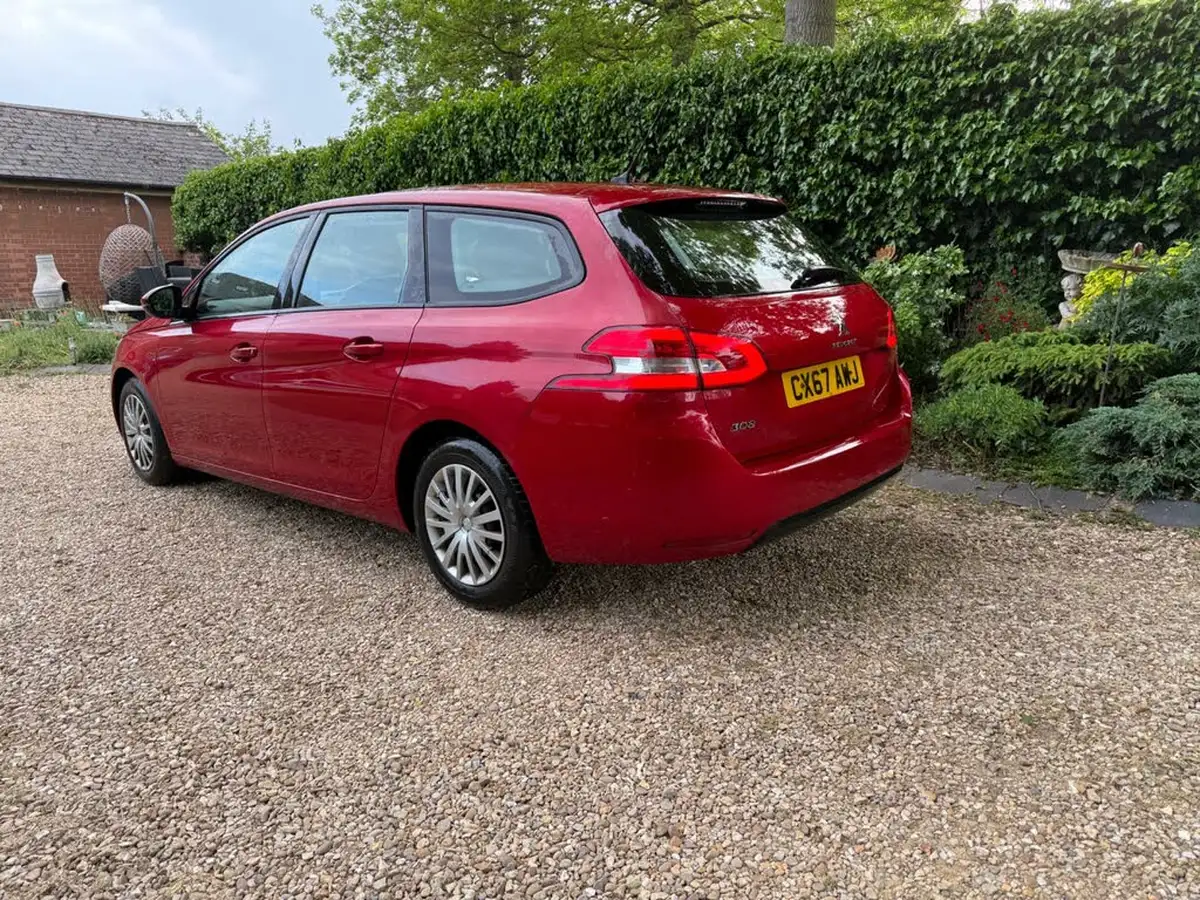2018-peugeot-308-sw-big-3
