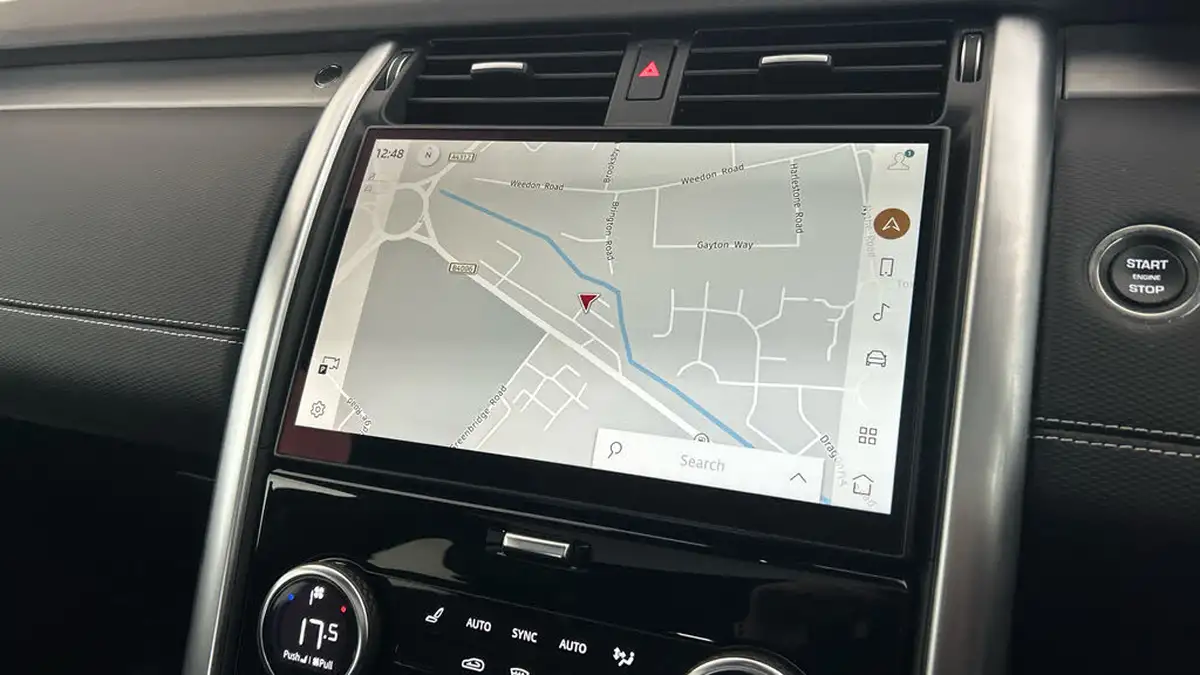 2023-land-rover-discovery-30-d300-r-dynamic-hse-big-10
