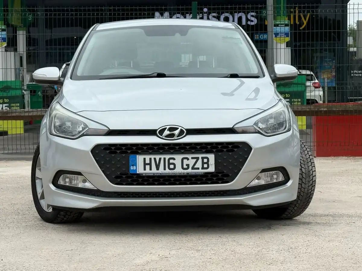 2016-hyundai-i20-12-blue-drive-se-hatchback-5d-big-1