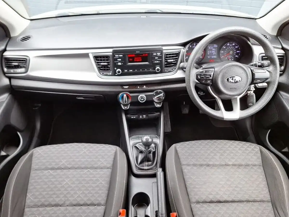 2017-kia-rio-125-1-83bhp-isg-5d-big-2