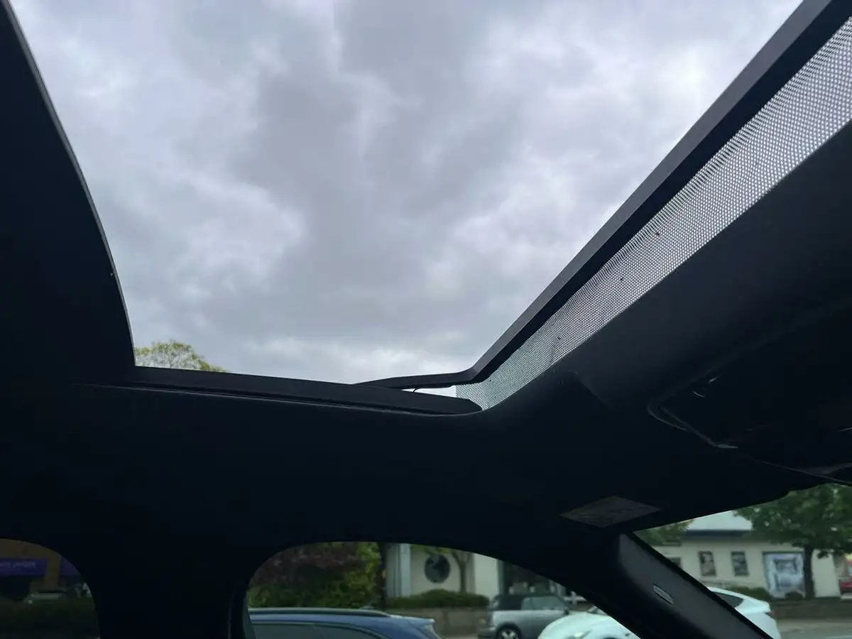 2022-land-rover-range-rover-velar-20-d200-velar-big-37
