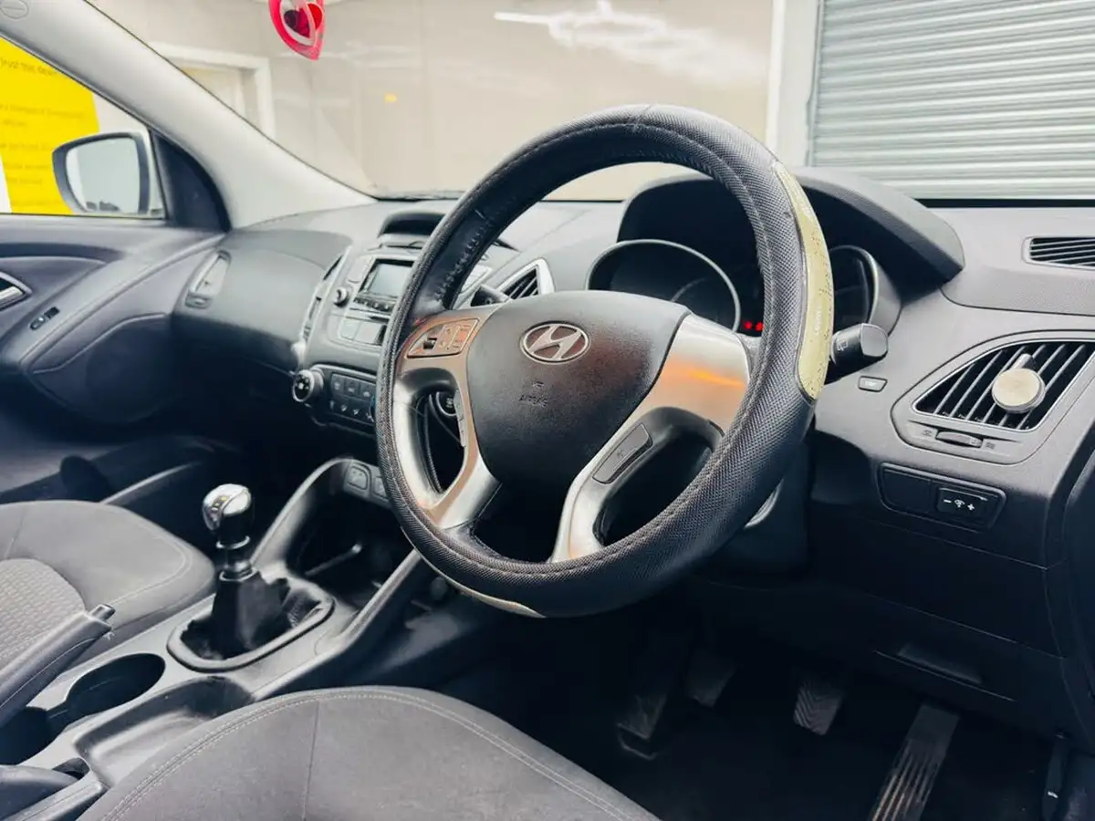 2011-hyundai-ix35-17td-style-big-32