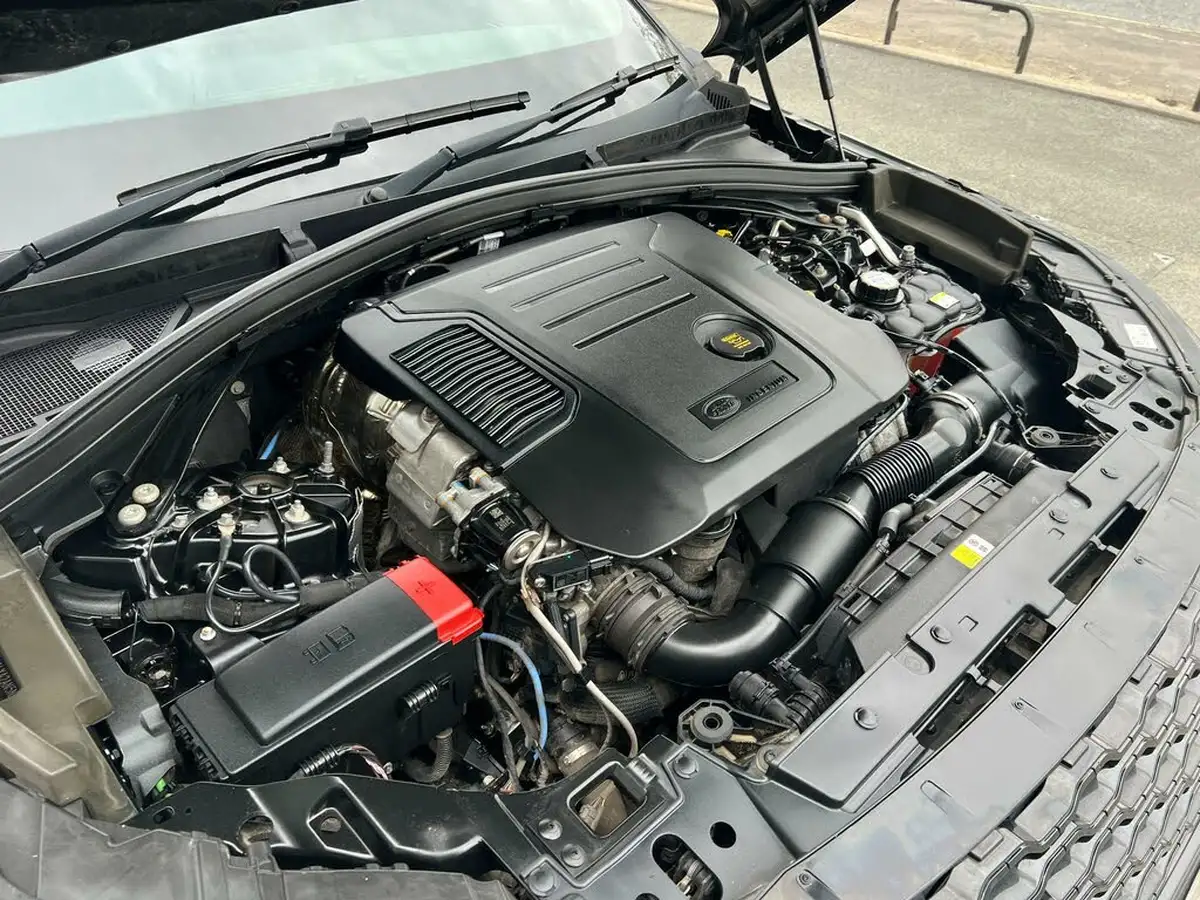 2022-land-rover-range-rover-velar-20-d200-velar-big-61