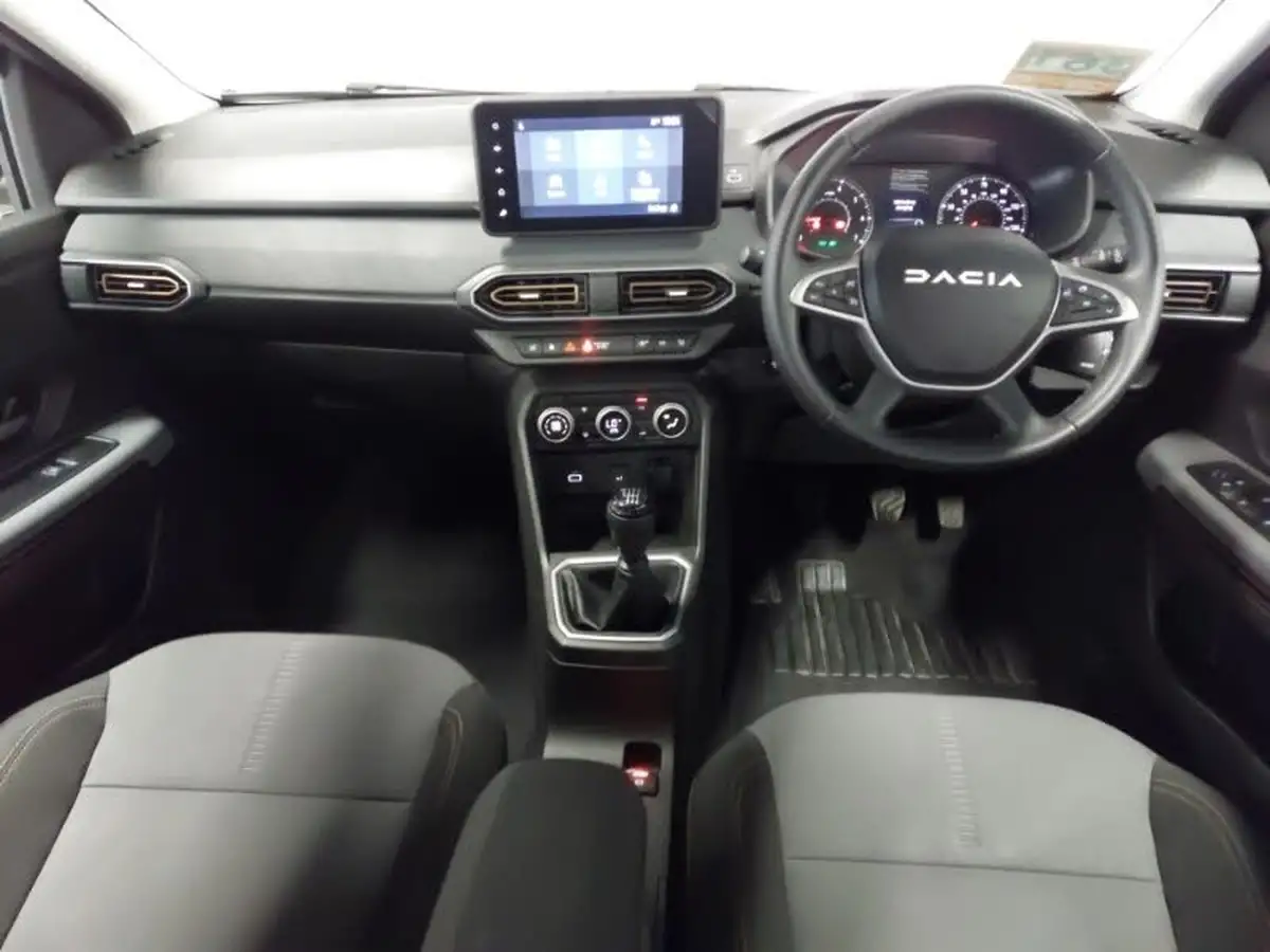 2024-dacia-sandero-stepway-10-tce-extreme-90bhp-big-2