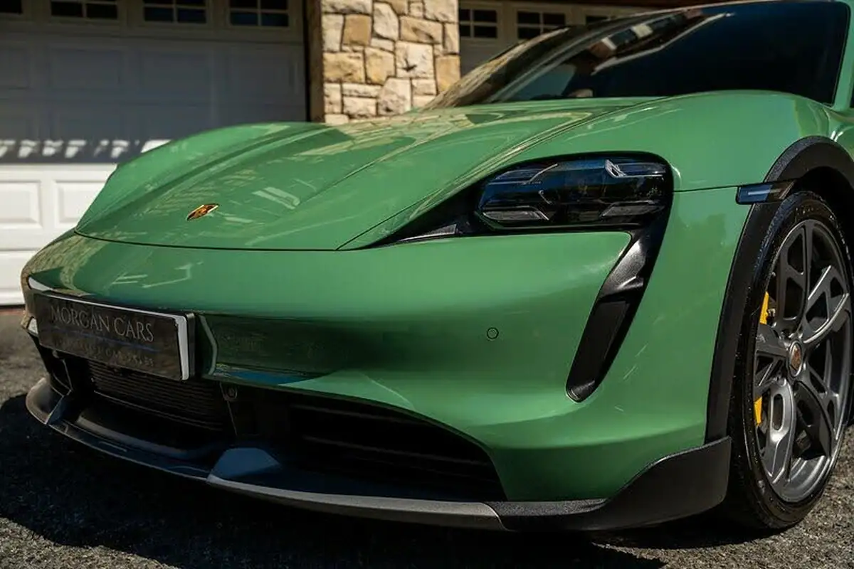 2022-porsche-taycan-e-turbo-cross-turismo-big-25