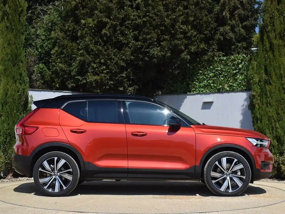 2022-volvo-xc40-15-t5-r-design-pro-big-4