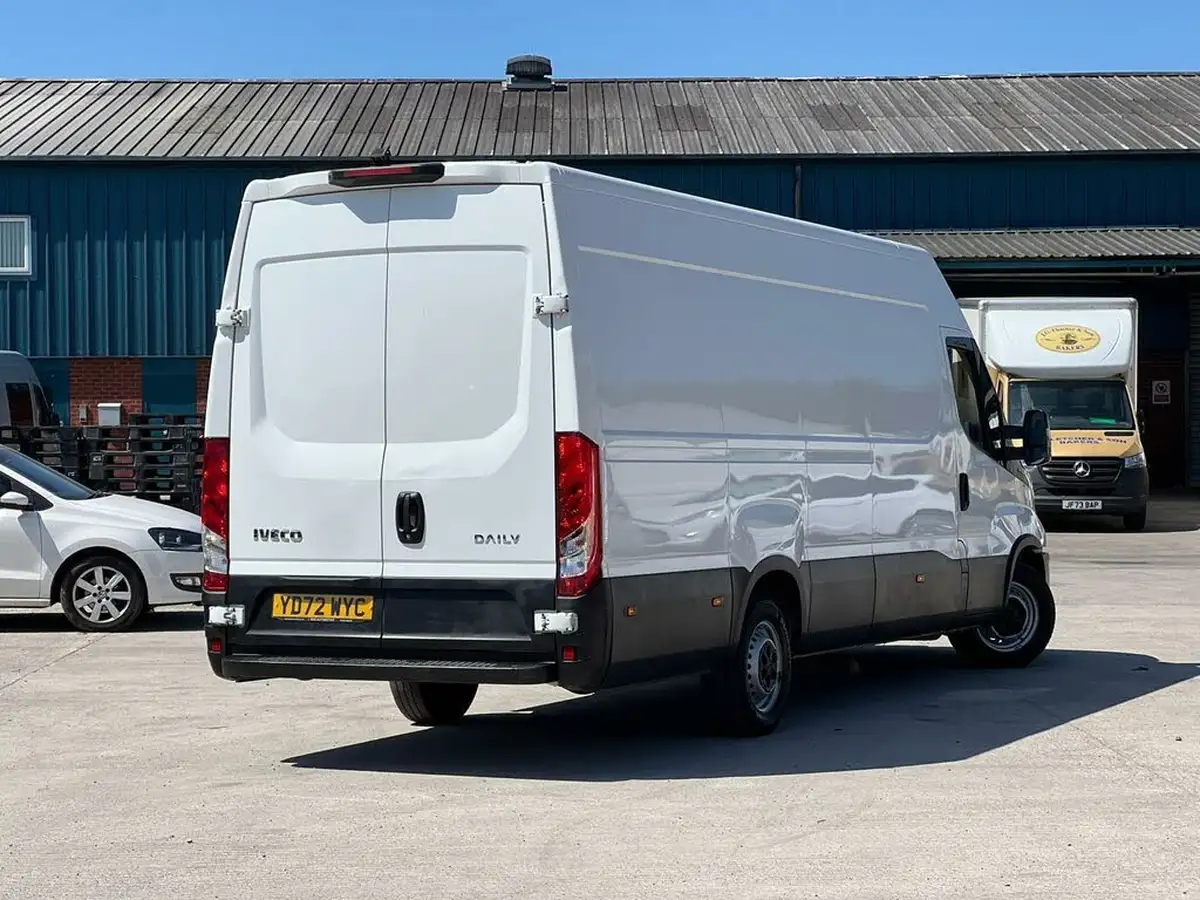 2022-iveco-daily-s-class-23td-35s14v-business-3520lmm-h2-136pseu6dt-big-9