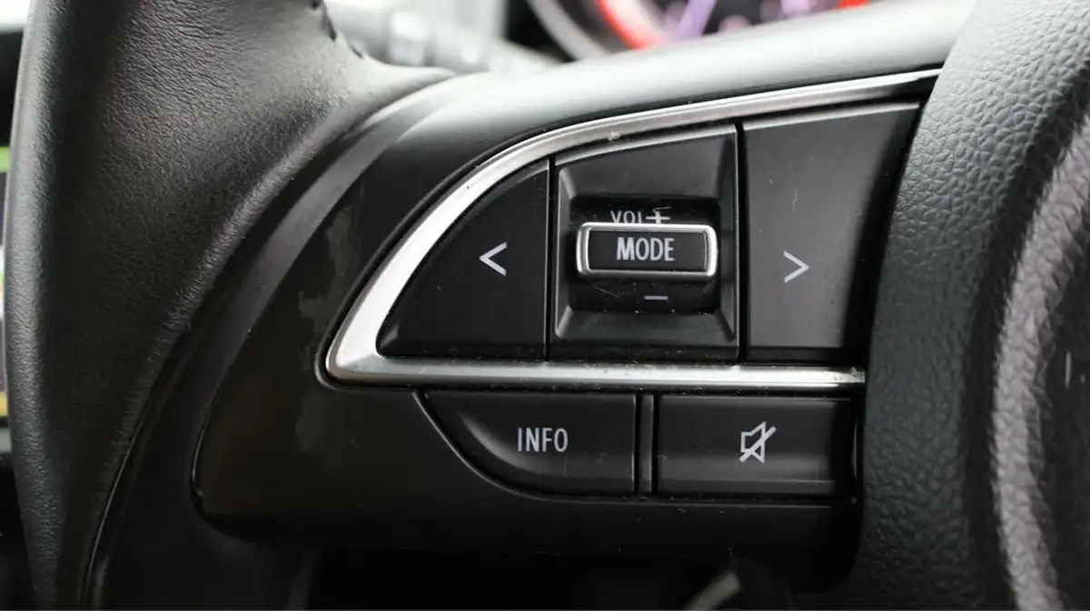 2020-suzuki-swift-12-dualjet-sz-t-90ps-1242cc-big-21