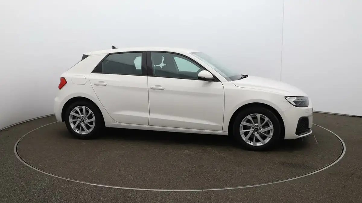 2022-audi-a1-10-30-tfsi-sport-s-tronic-big-45