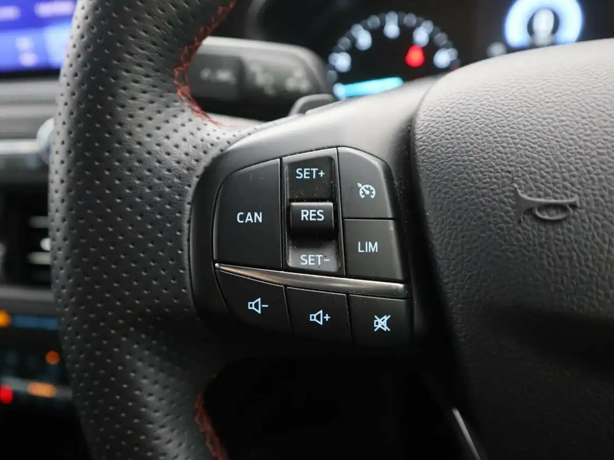 2020-ford-focus-10t-st-line-x-hatchback-auto-big-29