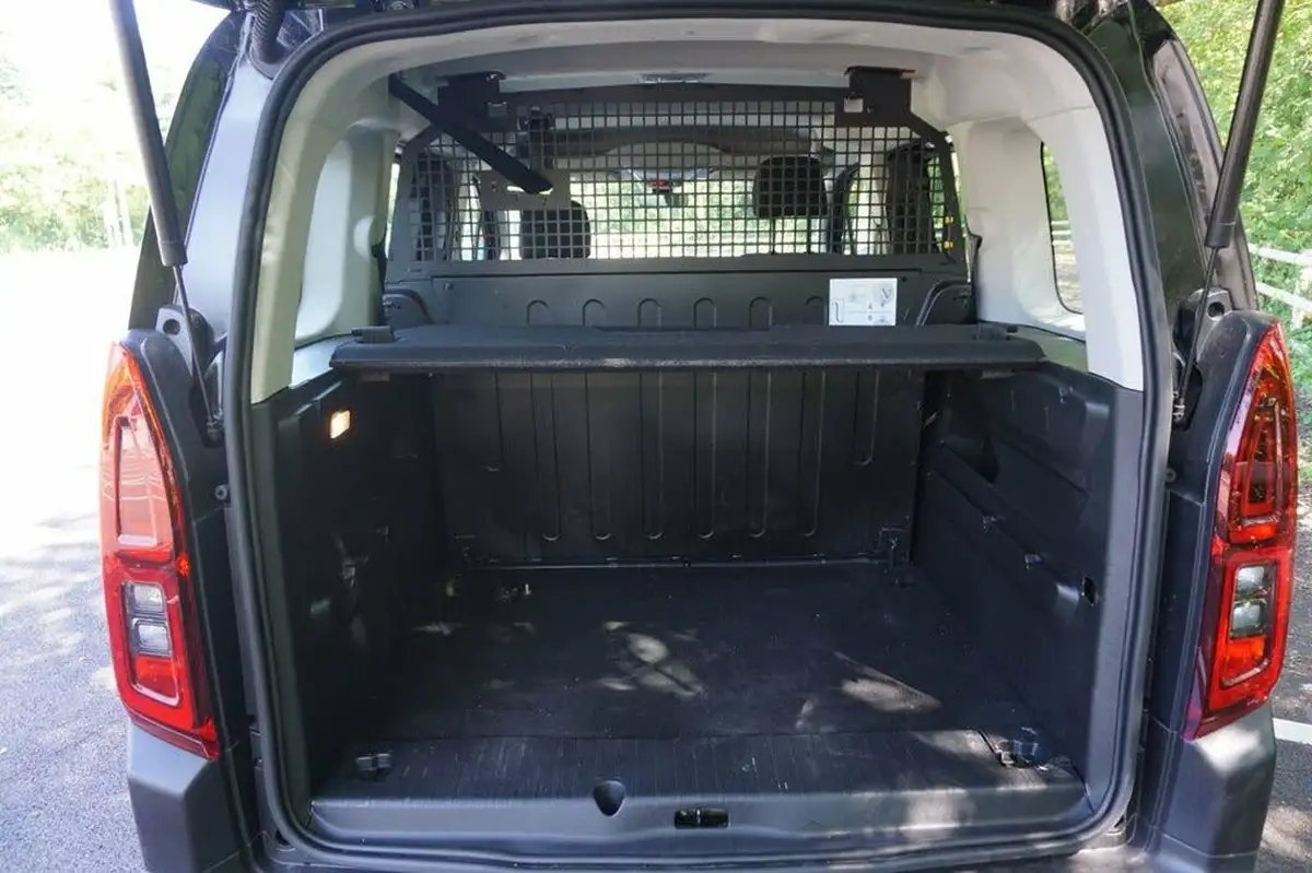 2023-citroen-berlingo-12-puretech-feel-m-size-big-6
