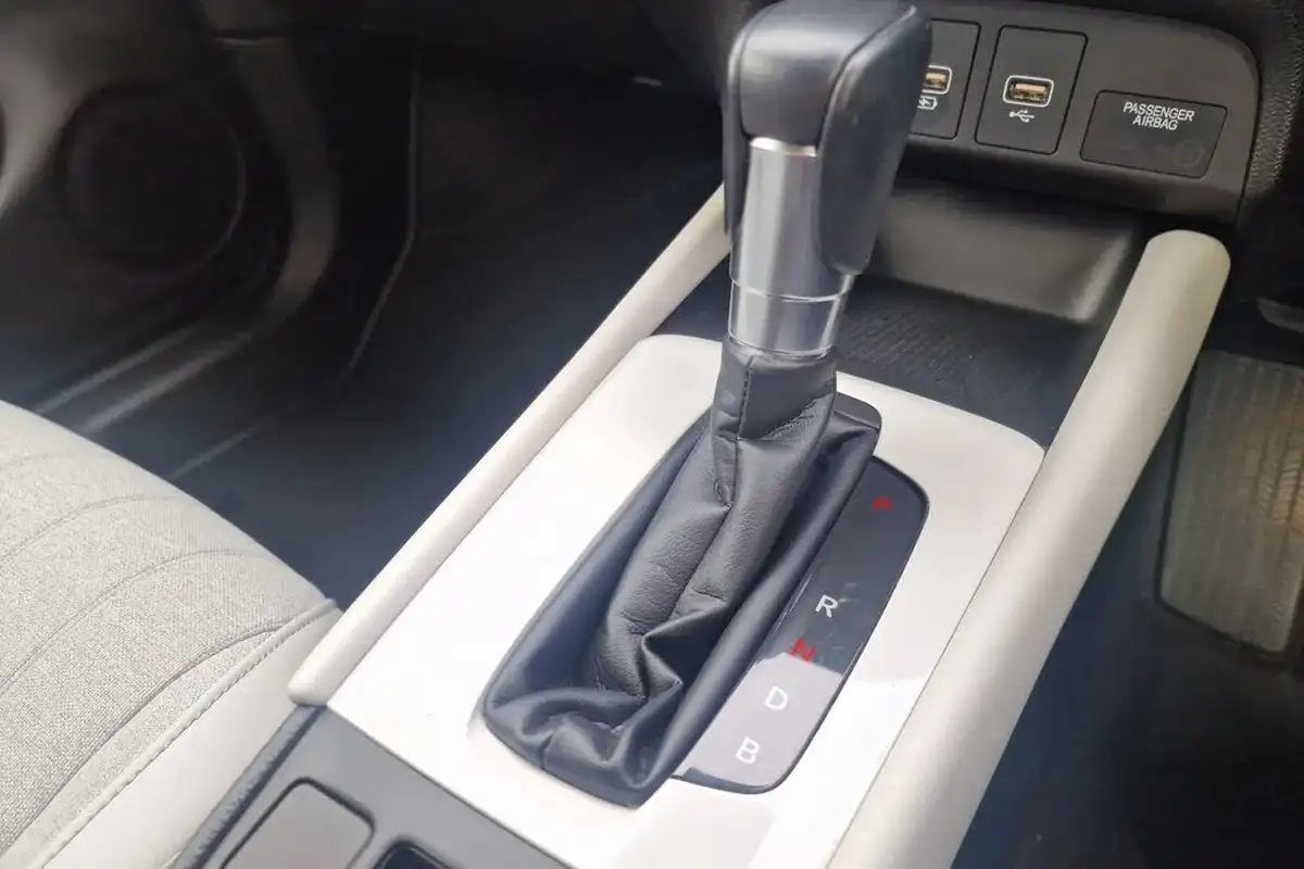2021-honda-jazz-15-i-mmd-ex-107ps-big-20