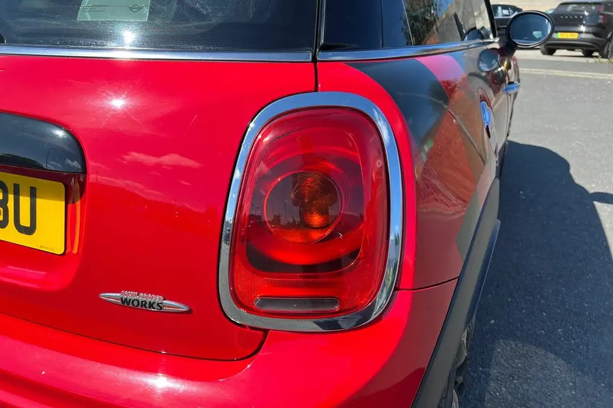 2018-mini-cooper-20-john-cooper-works-series-ii-ss-hatchback-3d-big-19