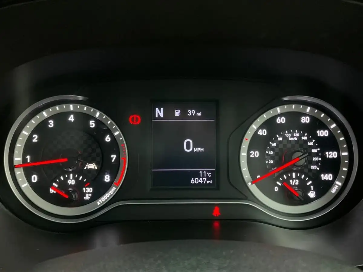 2021-hyundai-i10-12-se-connect-auto-big-15