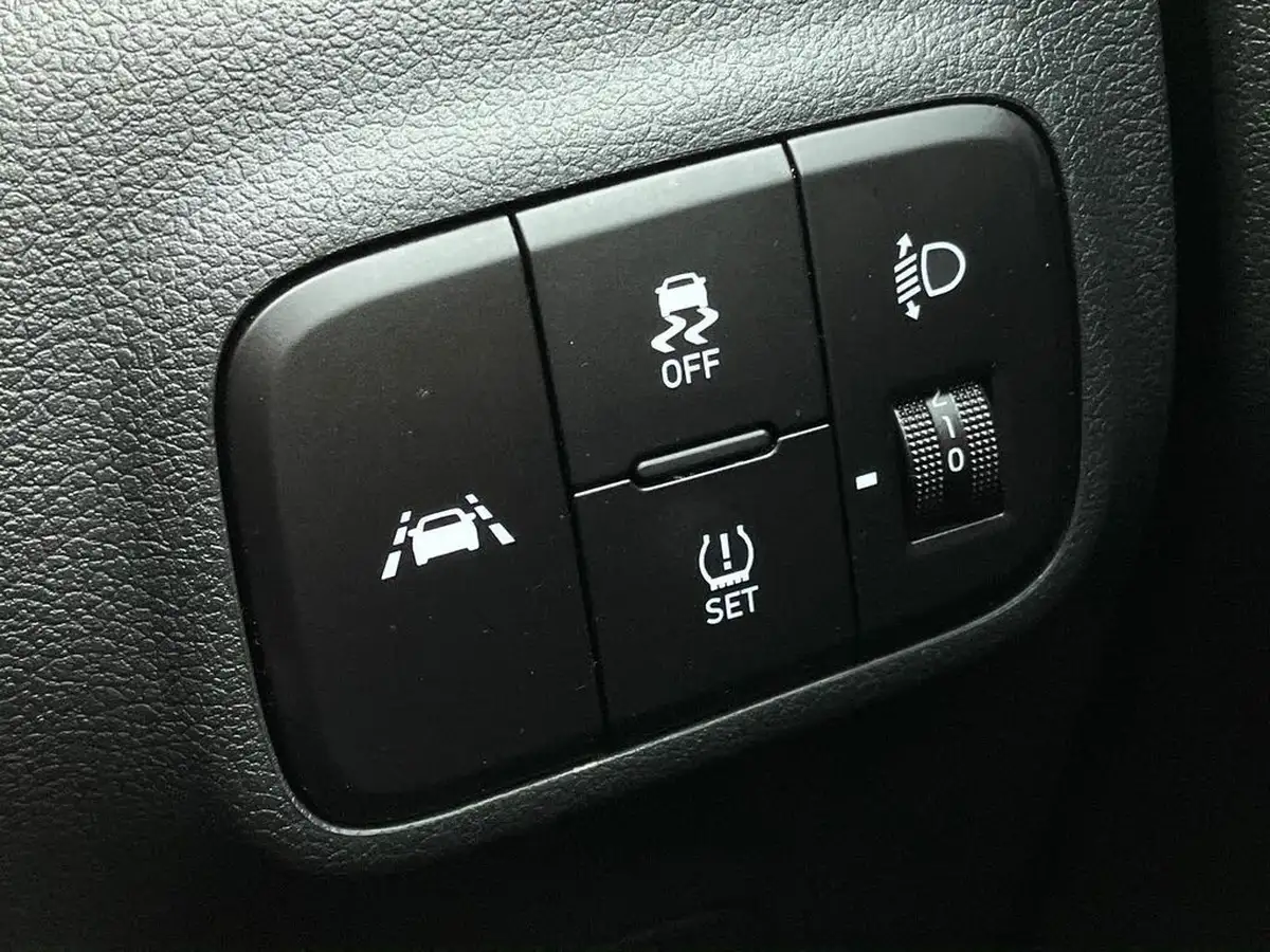 2021-hyundai-i10-12-se-connect-auto-big-39