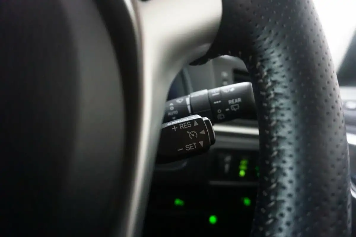 2012-lexus-ct-200h-18-f-sport-big-35