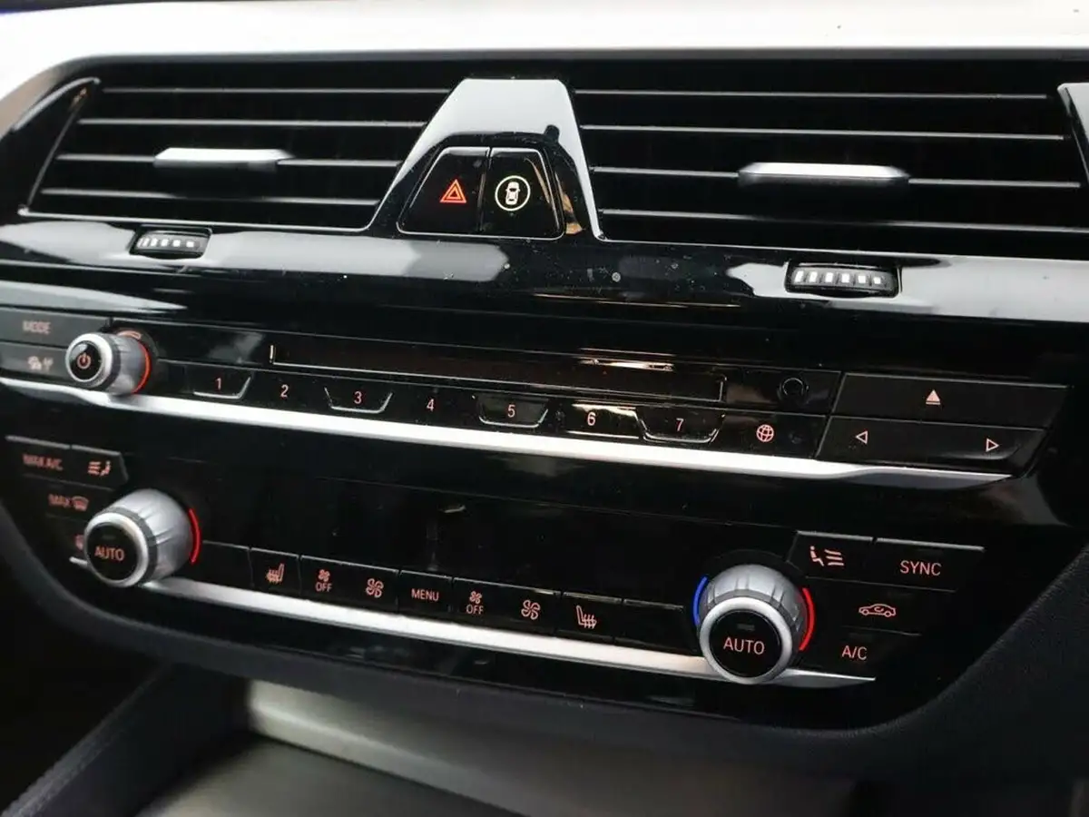 2018-bmw-5-series-20-530e-m-sport-big-19