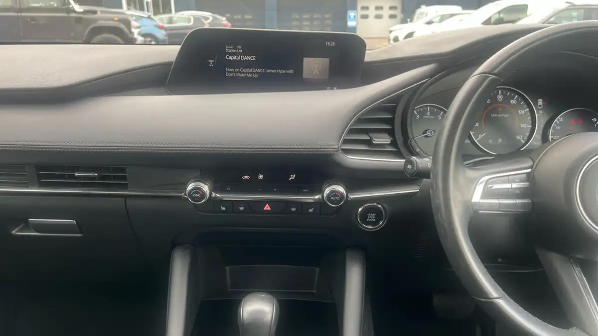 2022-mazda-mazda3-20-sport-lux-186ps-hatchback-5d-auto-big-9