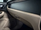 2019-porsche-macan-20-small-36