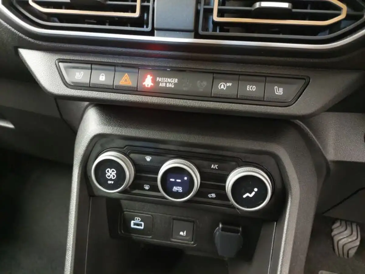 2024-dacia-sandero-stepway-10-tce-extreme-90bhp-big-15
