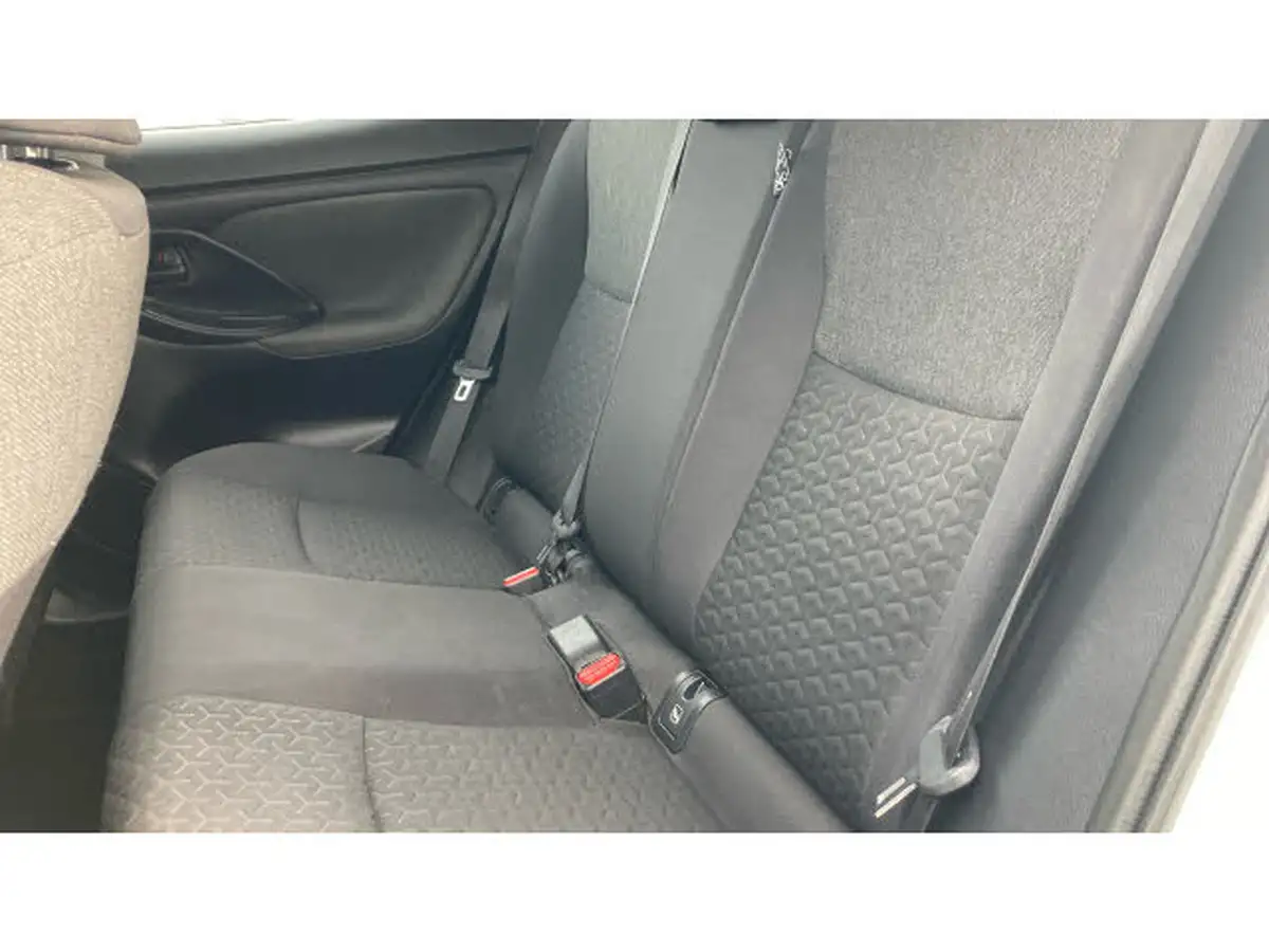 2022-toyota-yaris-cross-15-vvt-i-icon-big-20