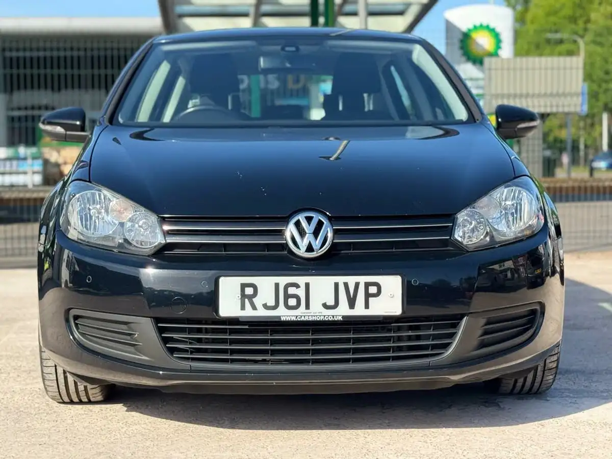 2011-volkswagen-golf-16td-blue-motion-match-5d-big-1