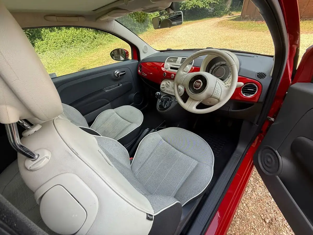 2015-fiat-500-12-lounge-ss-big-17