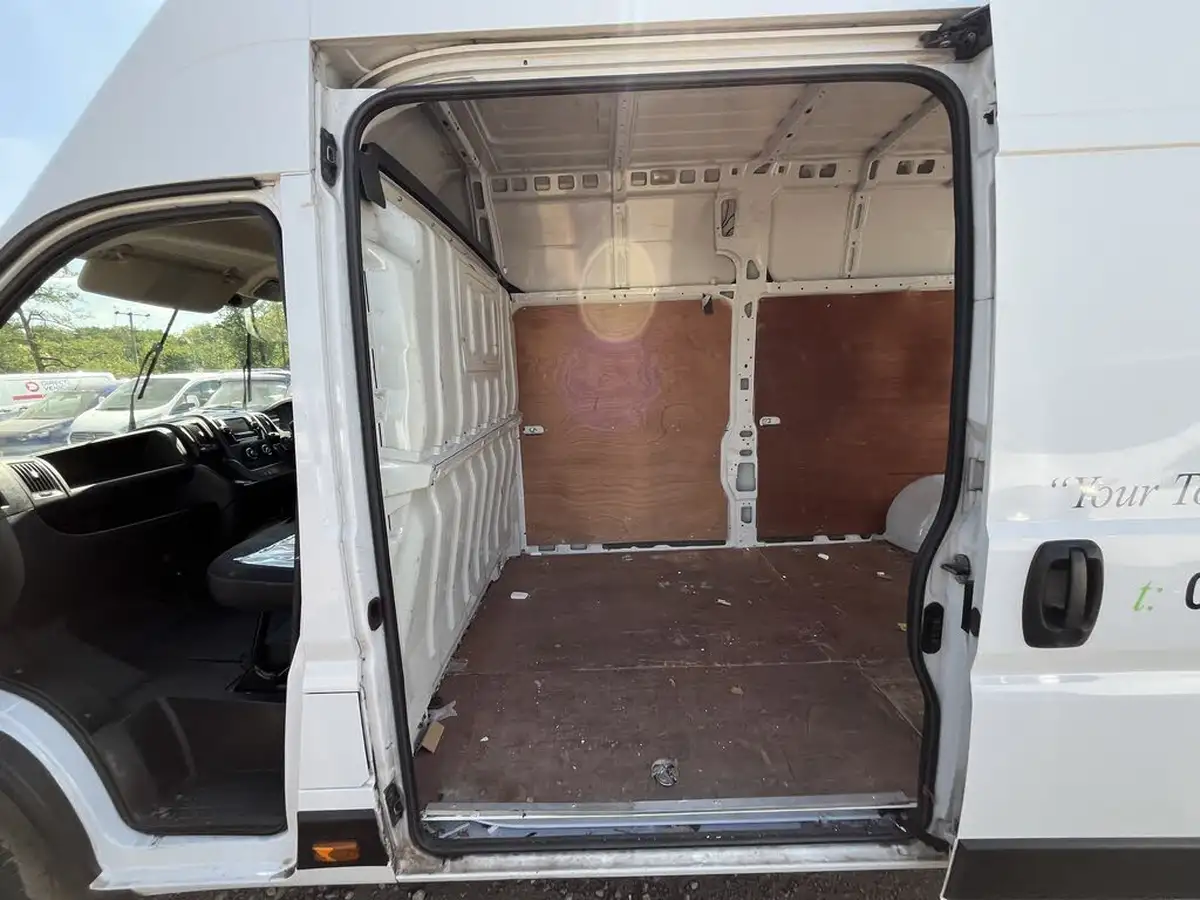 2021-citroen-relay-22bluehdi-35-l4h3-heavy-enterprise-140eu6dtss-big-4