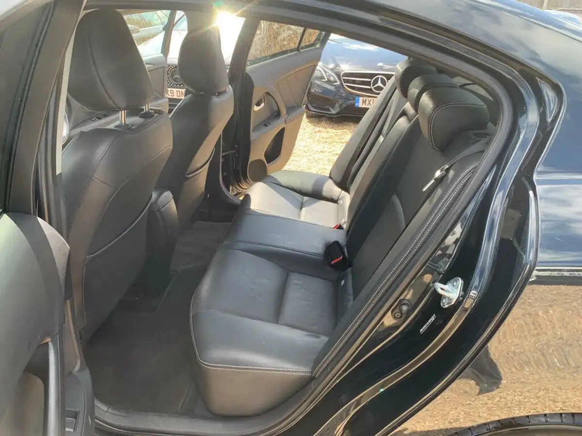 2017-toyota-avensis-20d-4d-business-edition-plus-saloon-4d-big-37