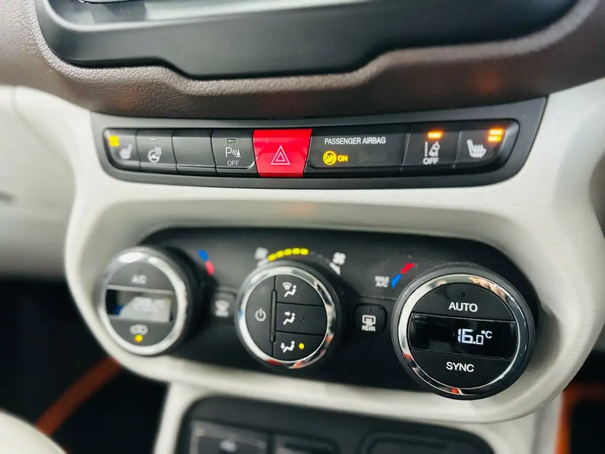 2016-jeep-renegade-16-multijet-ii-limited-ss-big-32
