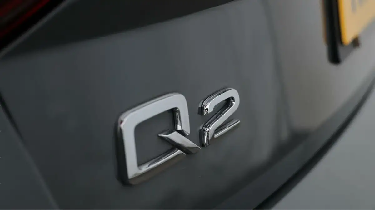 2020-audi-q2-10-30-tfsi-sport-116ps-big-20