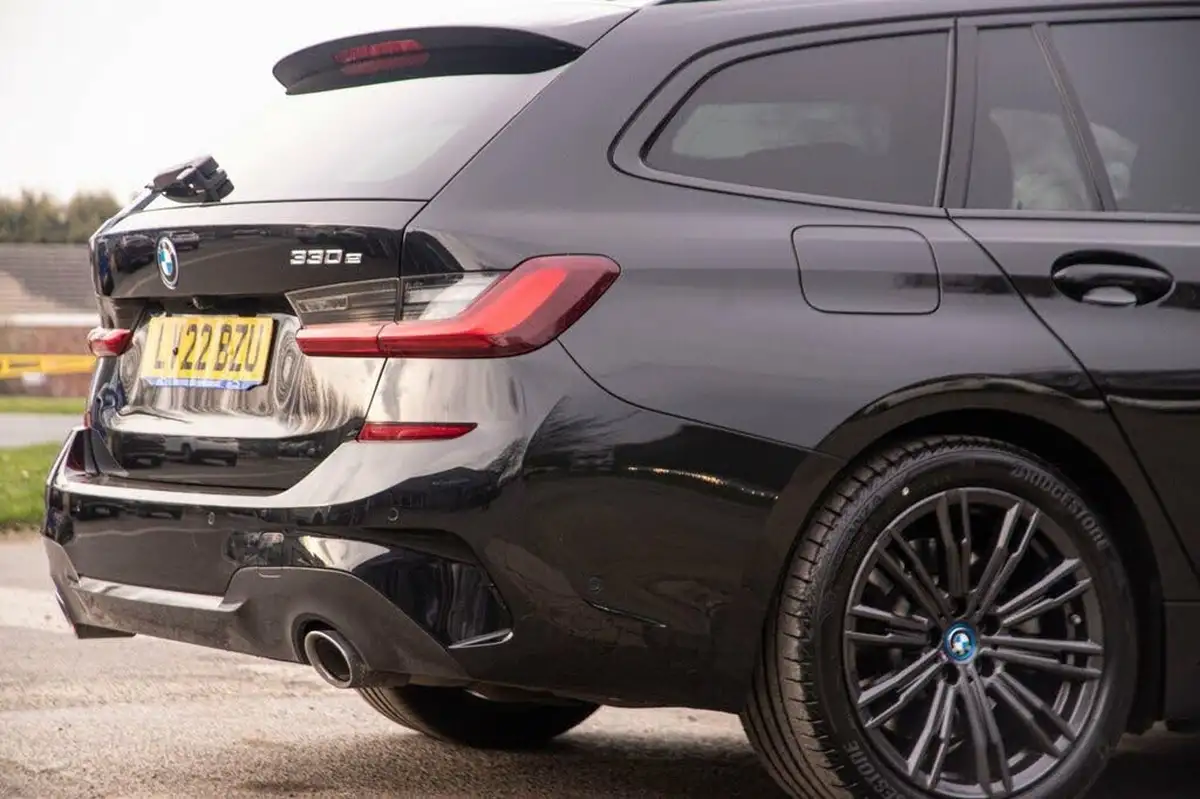 2022-bmw-3-series-20-330e-m-sport-touring-5d-big-42