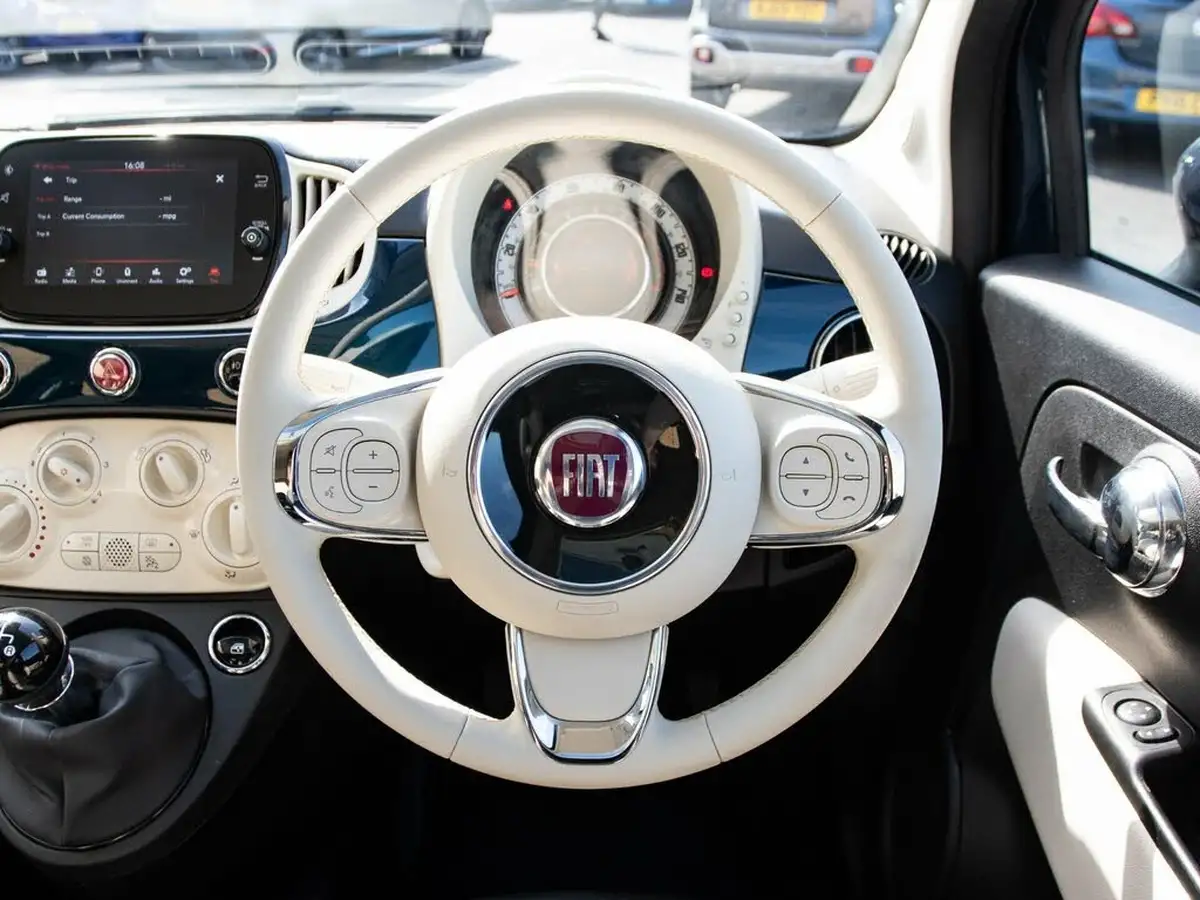 2021-fiat-500-10-dolcevita-big-19