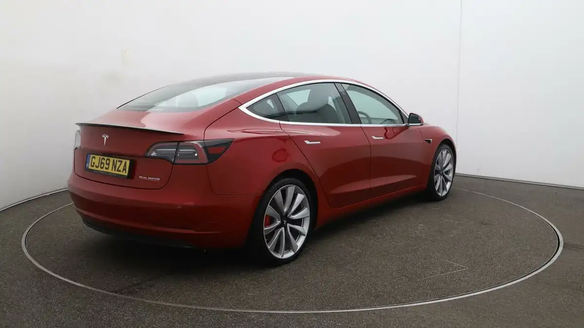 2019-tesla-model-3-e-4x4-performance-pack-big-53