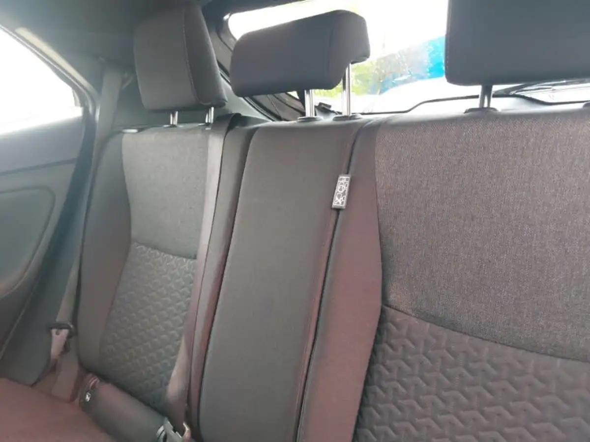 2022-toyota-yaris-15-vvt-i-design-panoramic-roof-big-5