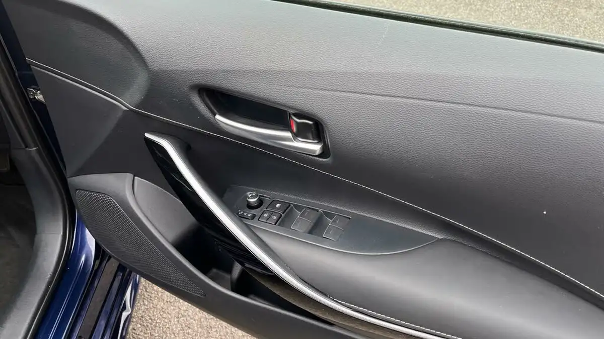 2022-toyota-corolla-20-vvt-i-design-181bhp-spare-wheel-hatchback-big-22