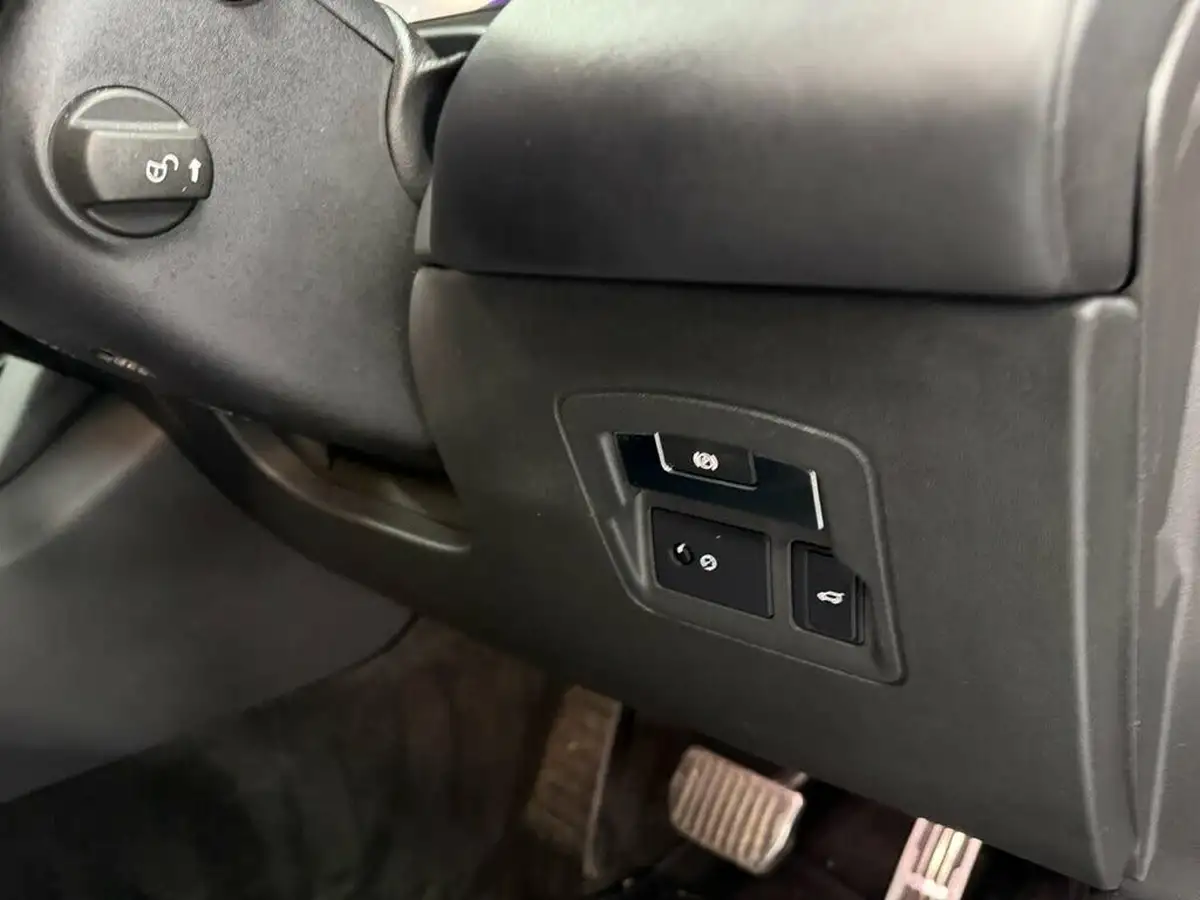 2018-land-rover-range-rover-velar-20-d240-r-dynamic-se-ss-big-35