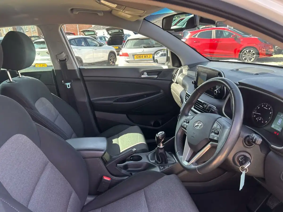 2018-hyundai-tucson-16-gdi-se-nav-big-27