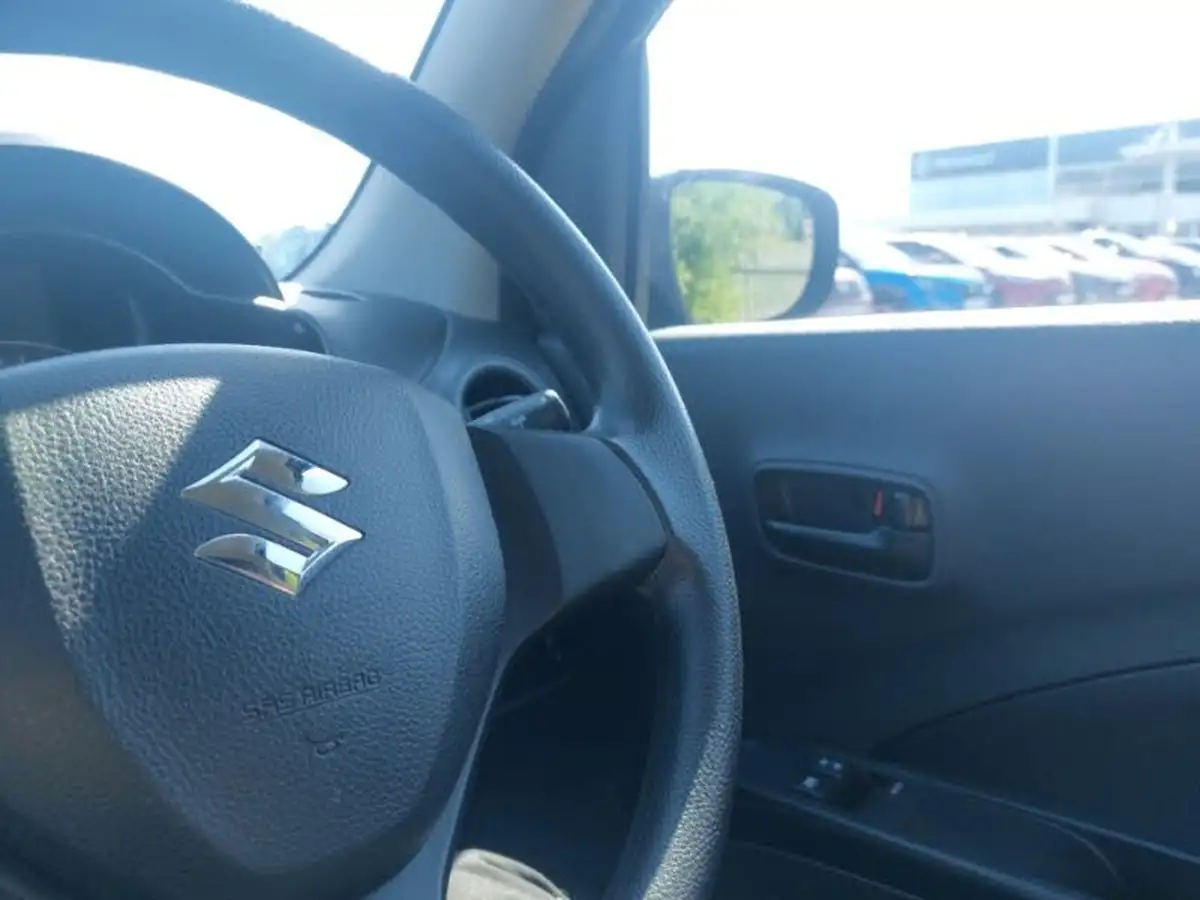 2016-suzuki-celerio-10-sz2-big-15