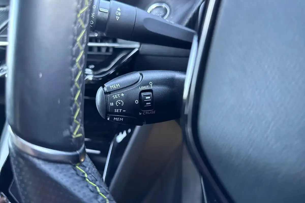 2021-peugeot-208-12-puretech-gt-100bhp-big-40