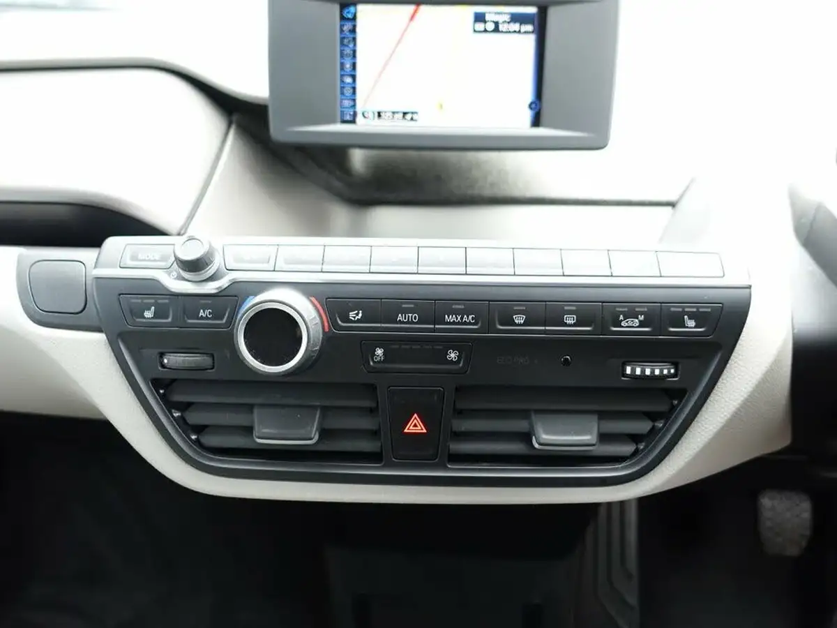 2016-bmw-i3-e-big-30