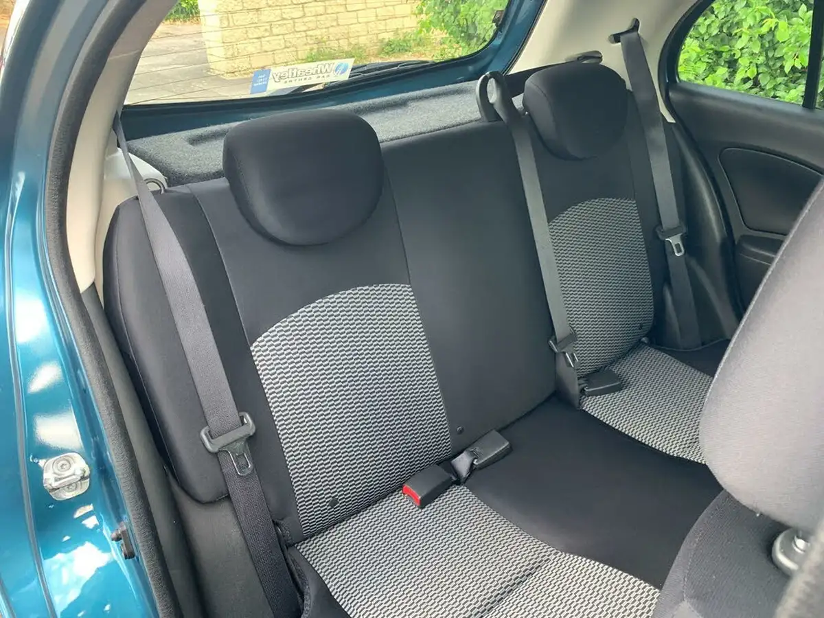 2017-nissan-micra-12-vibe-big-17