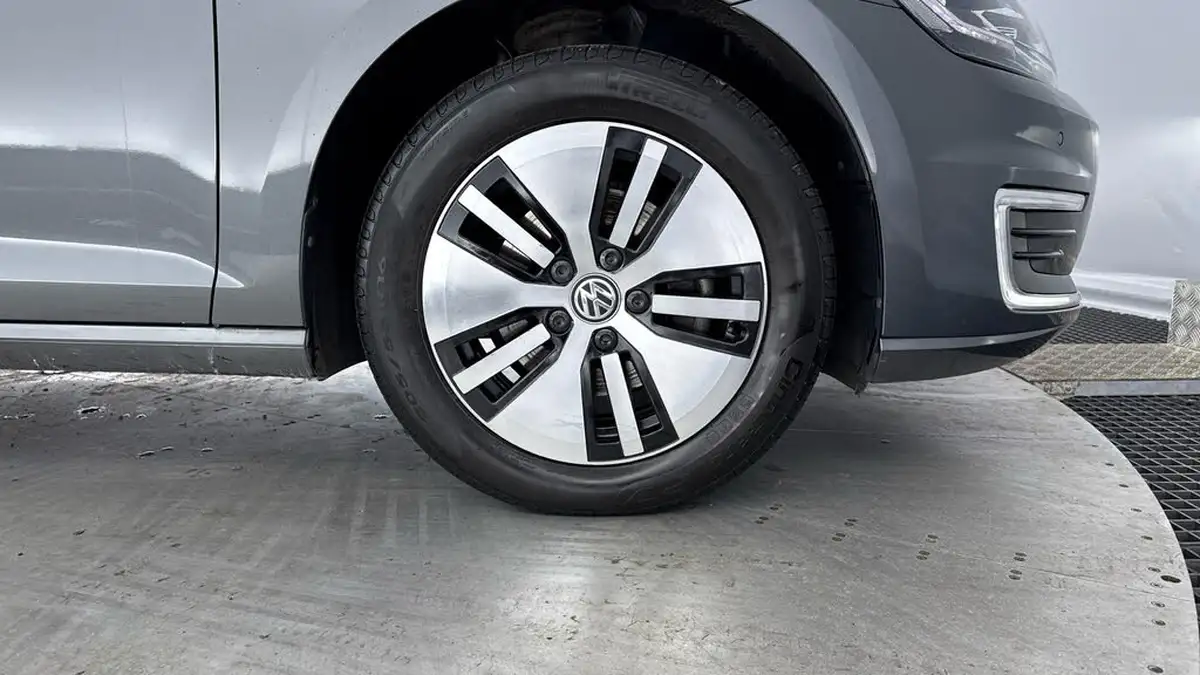 2019-volkswagen-golf-e-e-golf-big-28