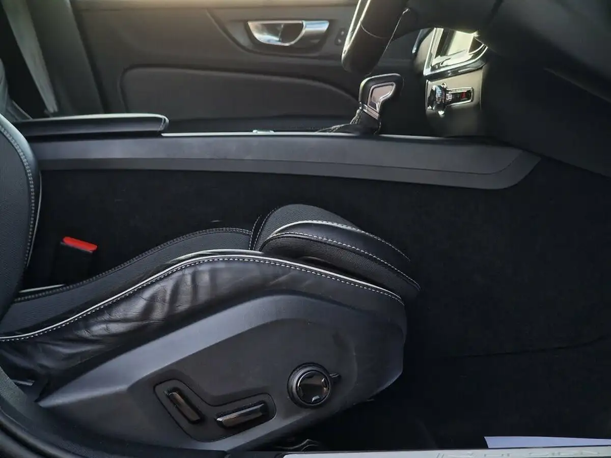 2020-volvo-v60-20-t4-r-design-plus-big-38